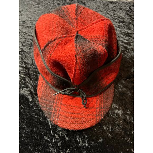 Stormy Kromer Buffalo Plaid Wool Cap Red Black Size 7 1/4 - Picture 1 of 6